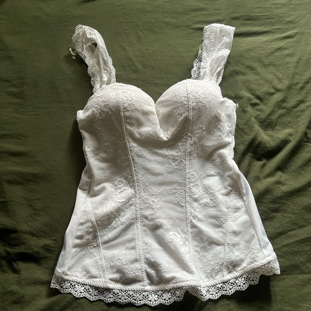 Elegant White Lace Camisole/corset